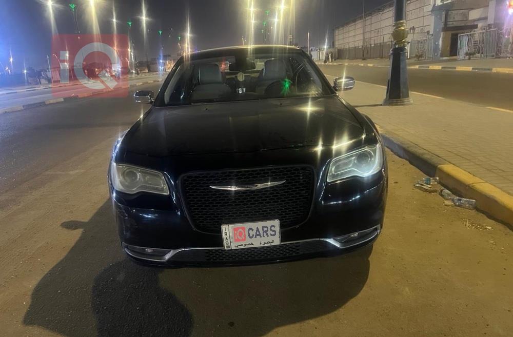 کرایسلەر 300